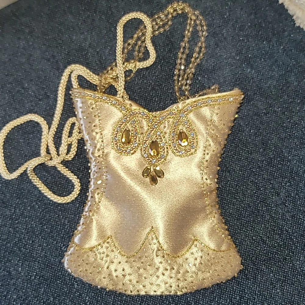 Satin Beaded and Rhinestone Gold Purse In Excellent Condition - Picture 4 of 4